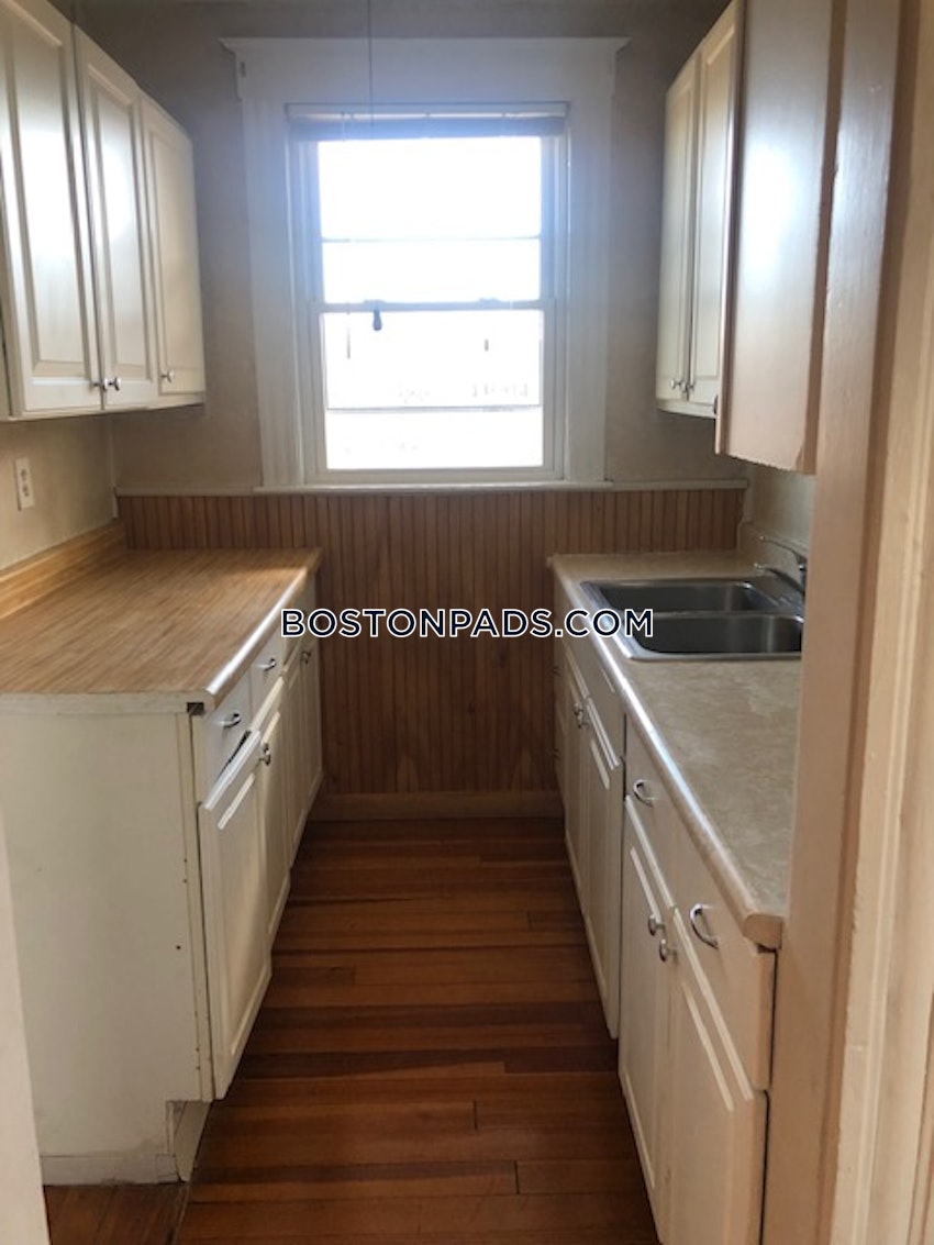 SALEM - 3 Beds, 1 Bath - Image 41