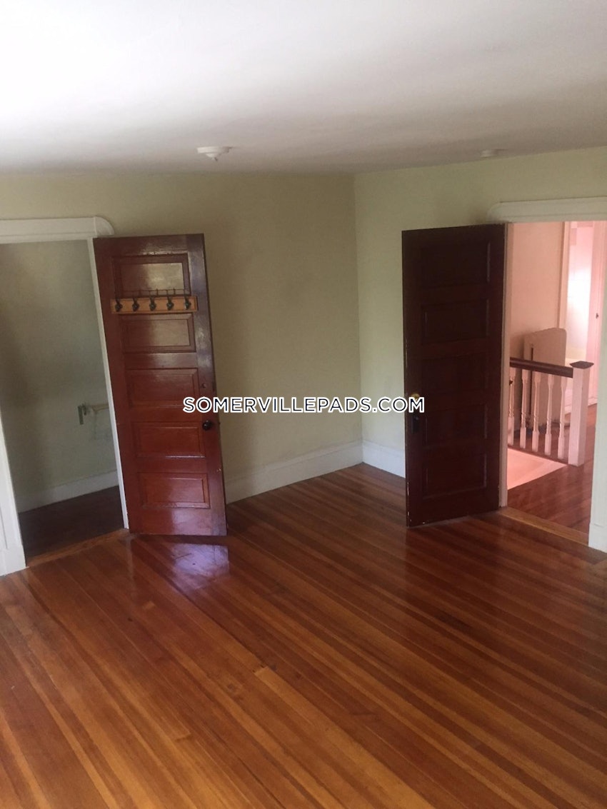 SOMERVILLE - DAVIS SQUARE - 4 Beds, 2 Baths - Image 22