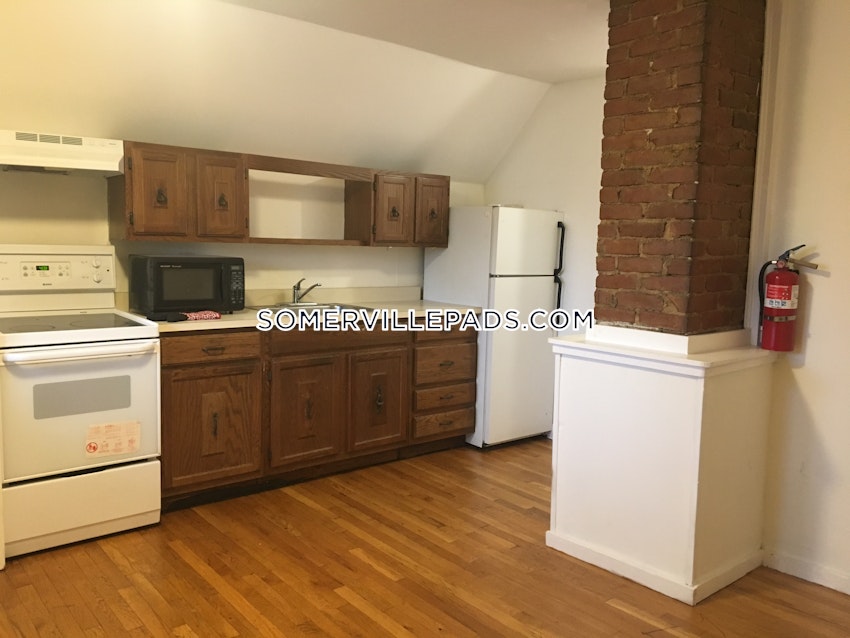 SOMERVILLE - DAVIS SQUARE - 2 Beds, 1 Bath - Image 5