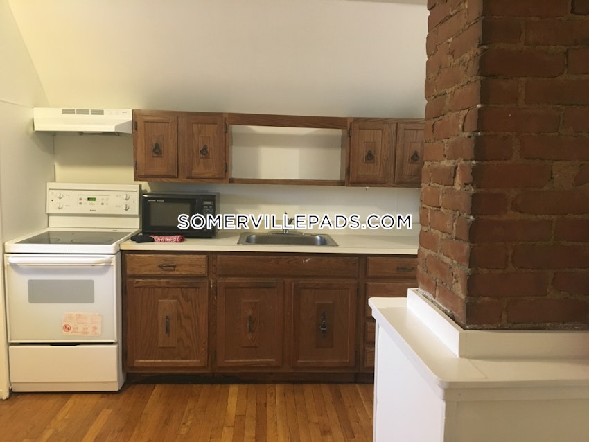 SOMERVILLE - DAVIS SQUARE - 2 Beds, 1 Bath - Image 10