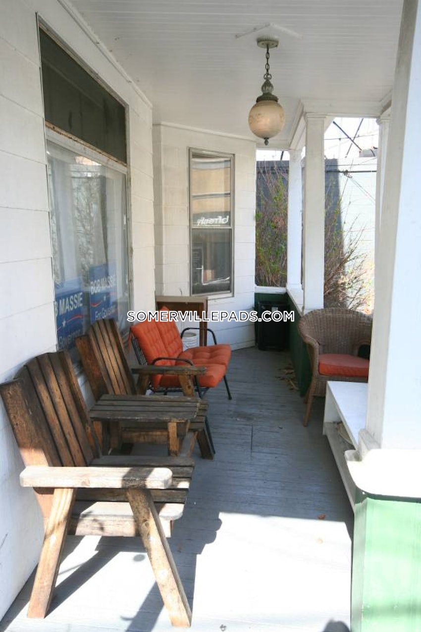 SOMERVILLE - DAVIS SQUARE - 4 Beds, 2 Baths - Image 1