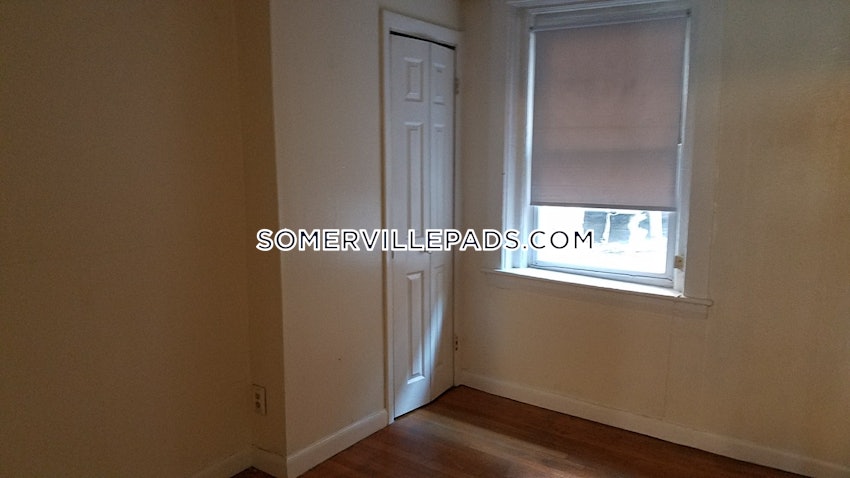 SOMERVILLE - DAVIS SQUARE - 4 Beds, 2 Baths - Image 16