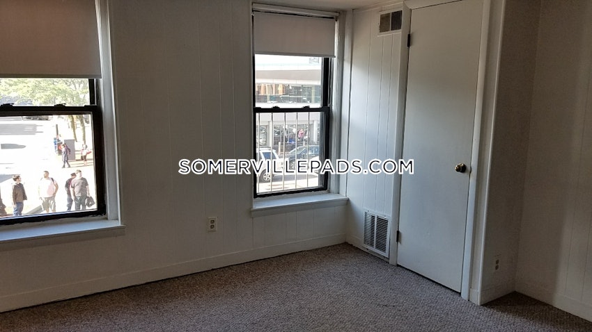 SOMERVILLE - DAVIS SQUARE - 4 Beds, 2 Baths - Image 13