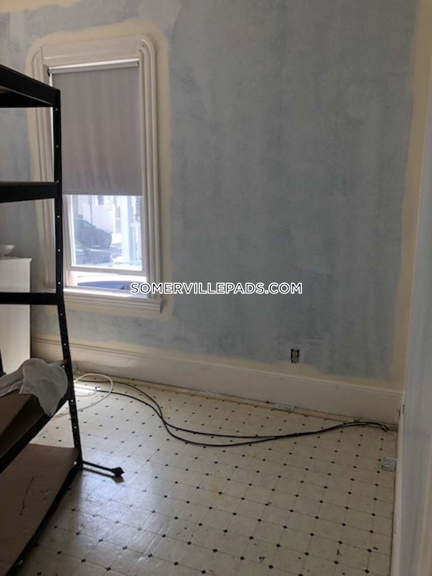 SOMERVILLE - EAST SOMERVILLE - 2 Beds, 1 Bath - Image 13