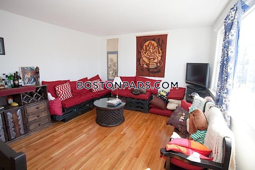 SOMERVILLE - MAGOUN/BALL SQUARE - 4 Beds, 2 Baths - Image 3