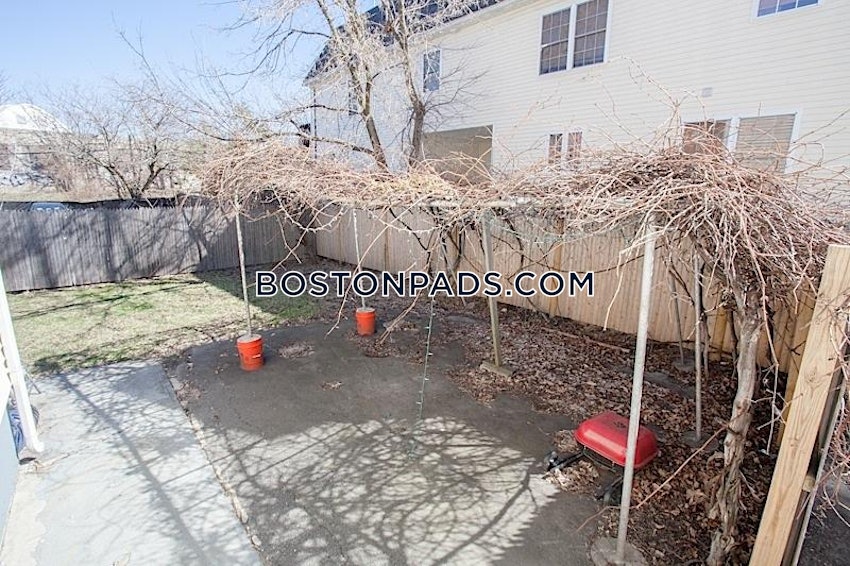 SOMERVILLE - MAGOUN/BALL SQUARE - 4 Beds, 2 Baths - Image 12