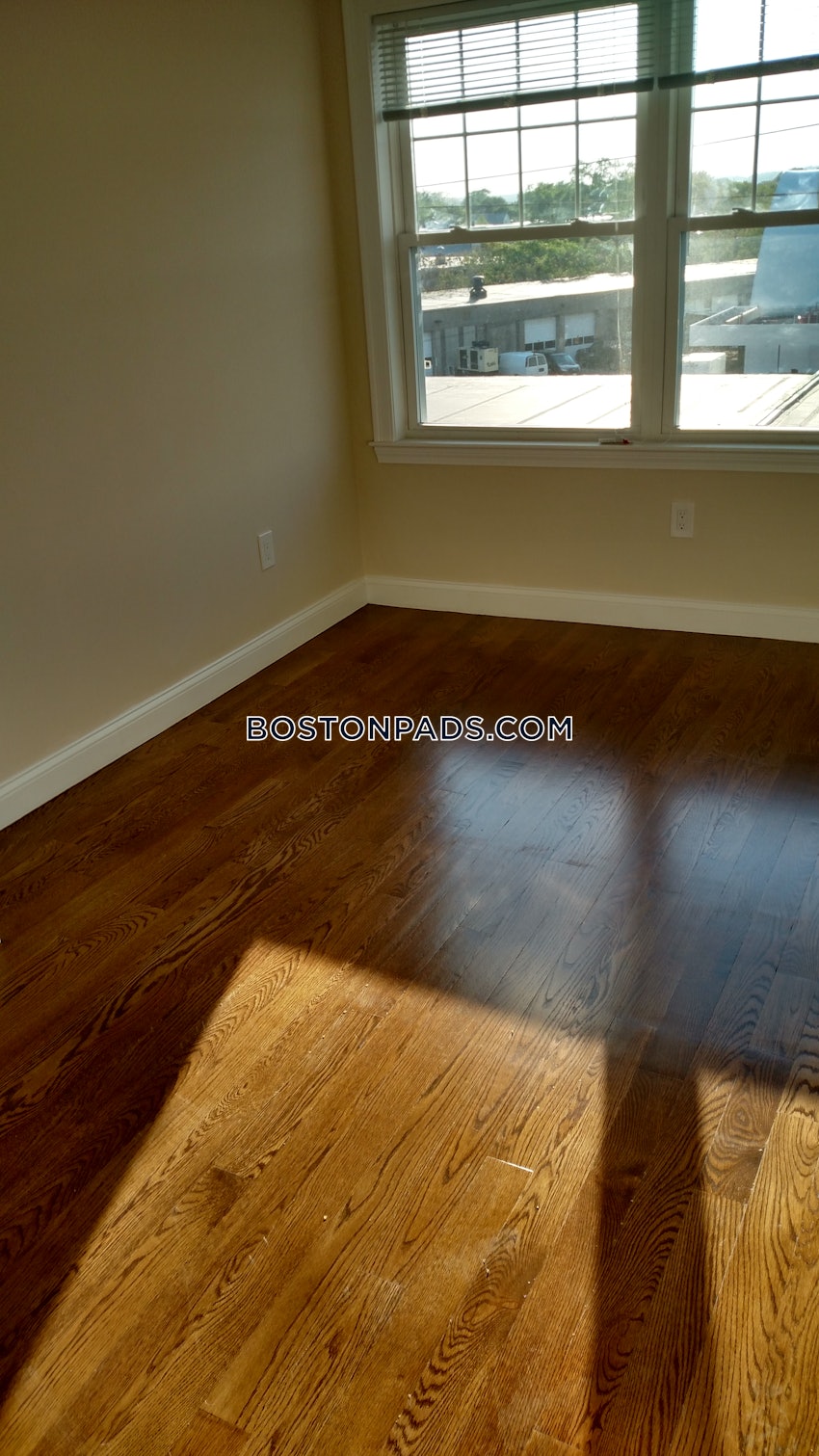 SOMERVILLE - MAGOUN/BALL SQUARE - 4 Beds, 2 Baths - Image 7