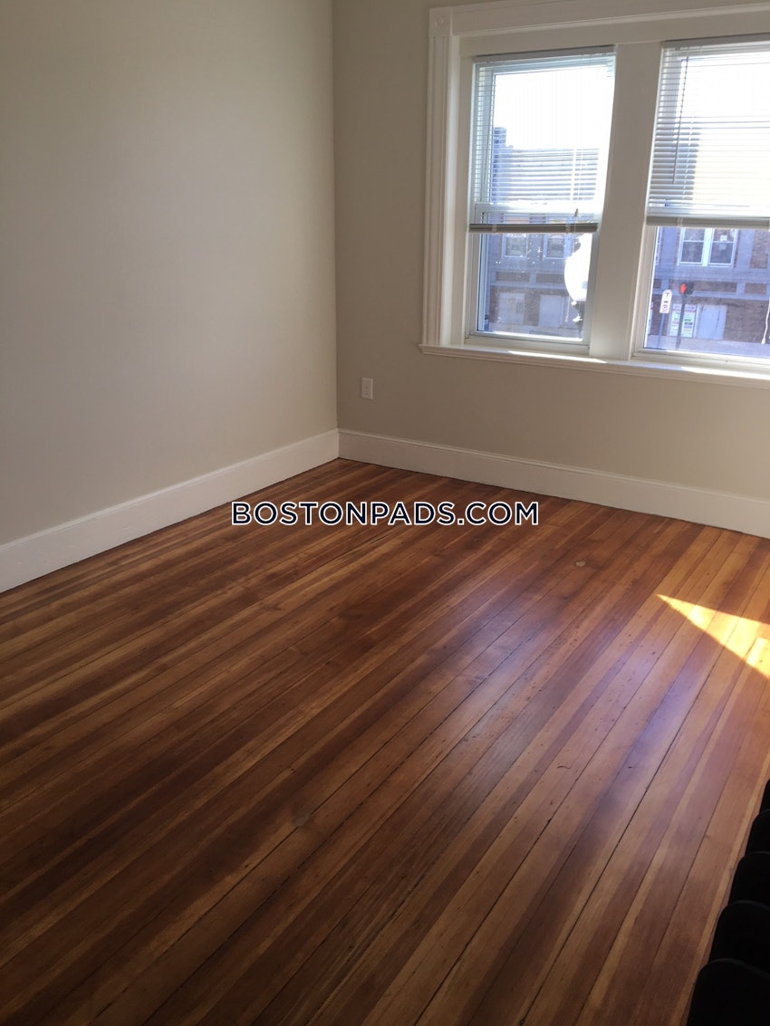 SOMERVILLE - MAGOUN/BALL SQUARE - 4 Beds, 1 Bath - Image 6