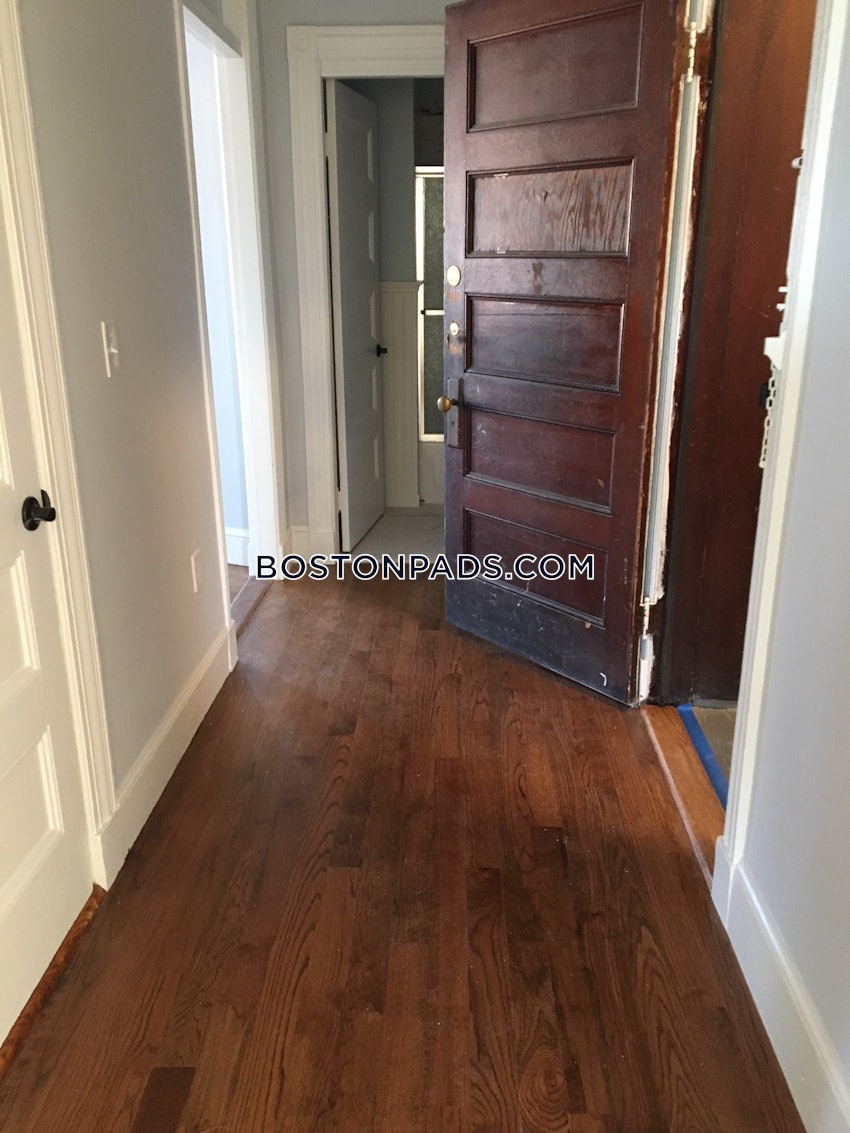 SOMERVILLE - MAGOUN/BALL SQUARE - 4 Beds, 1 Bath - Image 7