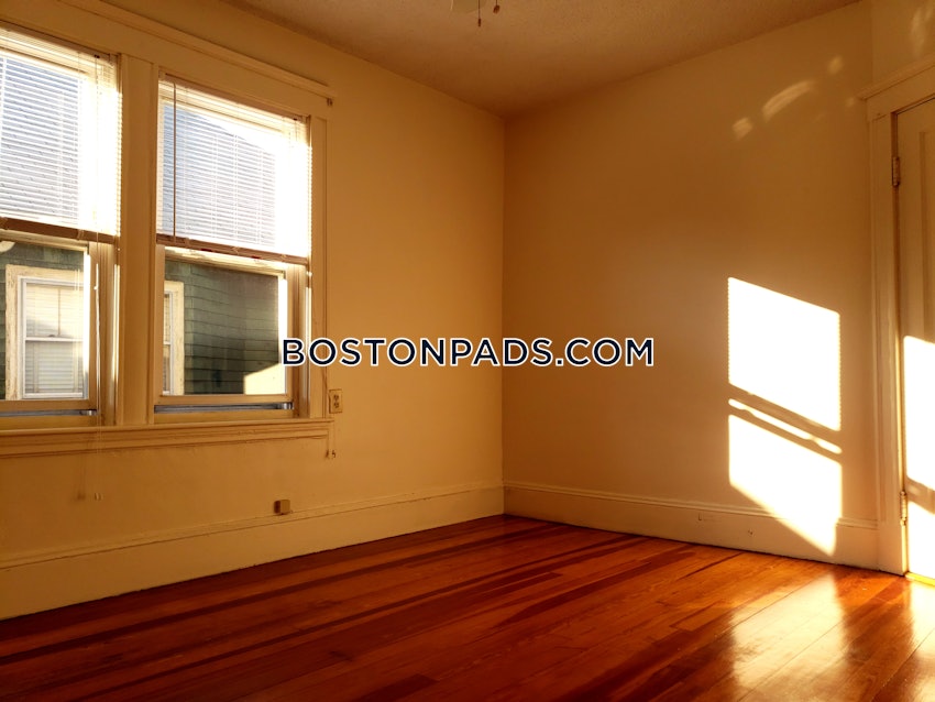 MEDFORD - MEDFORD SQUARE - 4 Beds, 2 Baths - Image 4