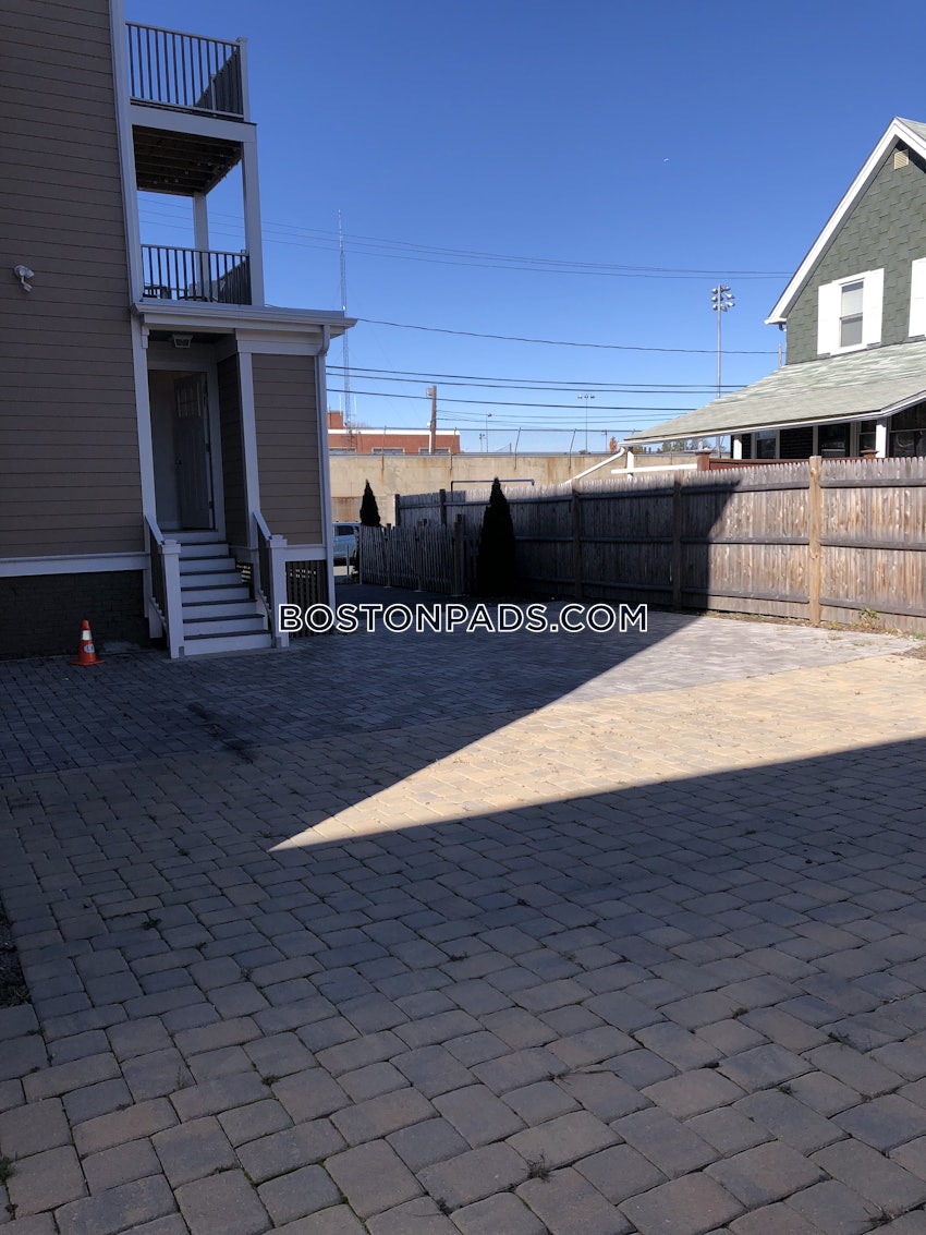 SOMERVILLE - MAGOUN/BALL SQUARE - 4 Beds, 2 Baths - Image 60