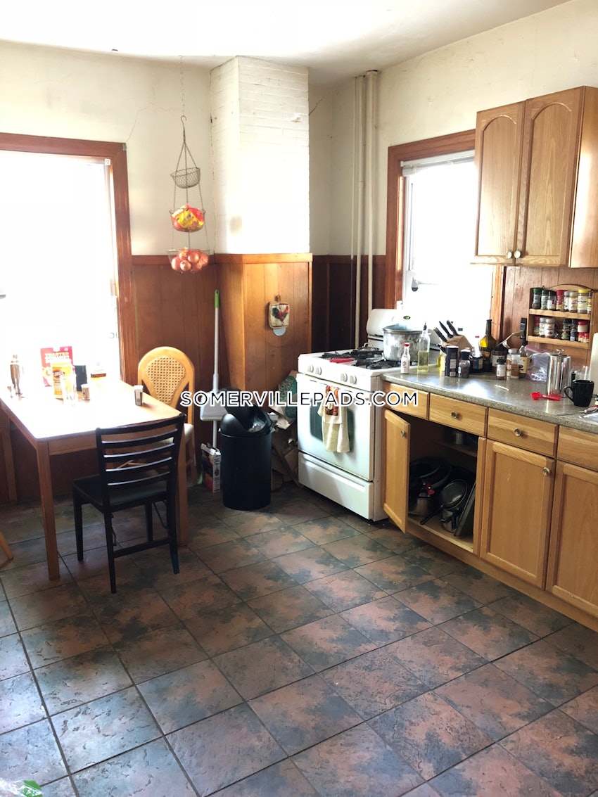 SOMERVILLE - PORTER SQUARE - 4 Beds, 1 Bath - Image 1