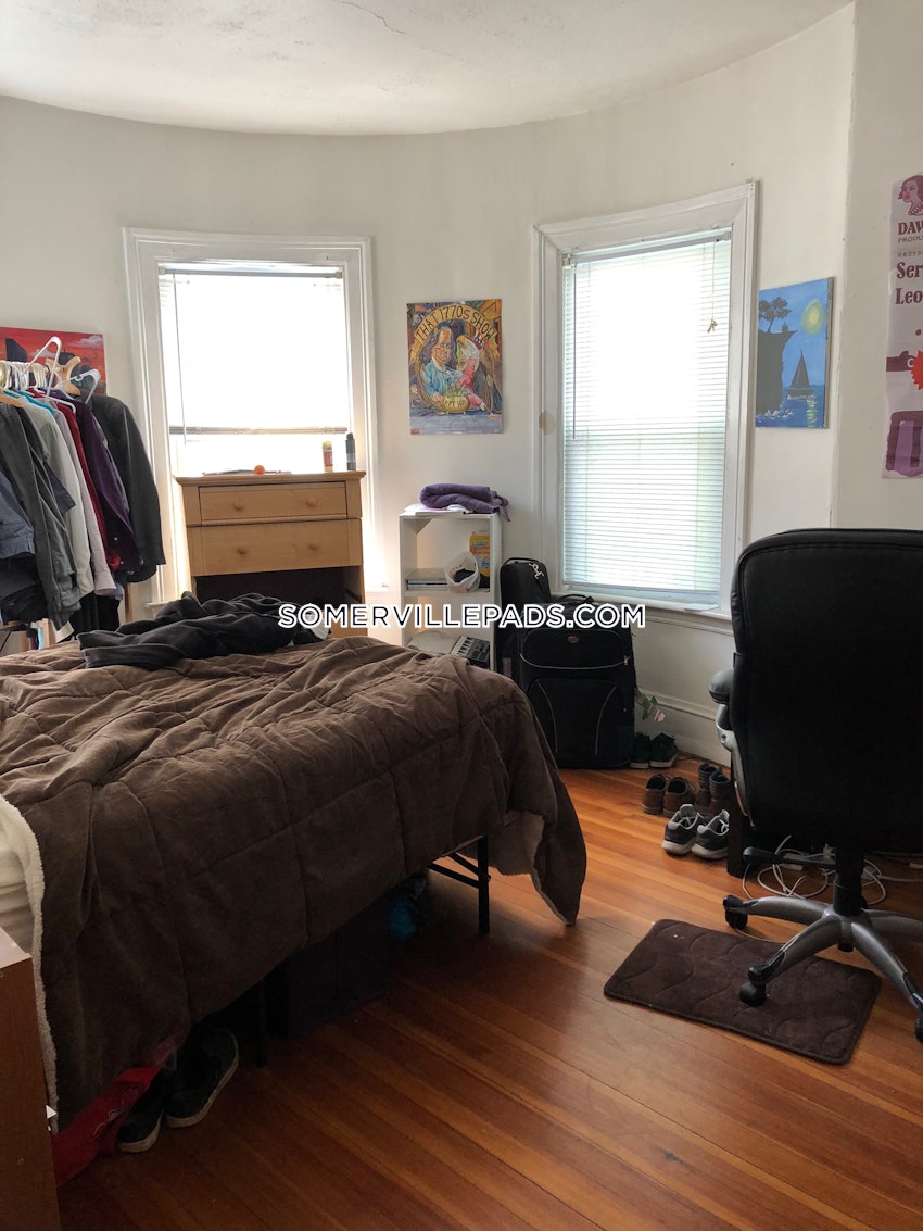 SOMERVILLE - PORTER SQUARE - 4 Beds, 1 Bath - Image 1