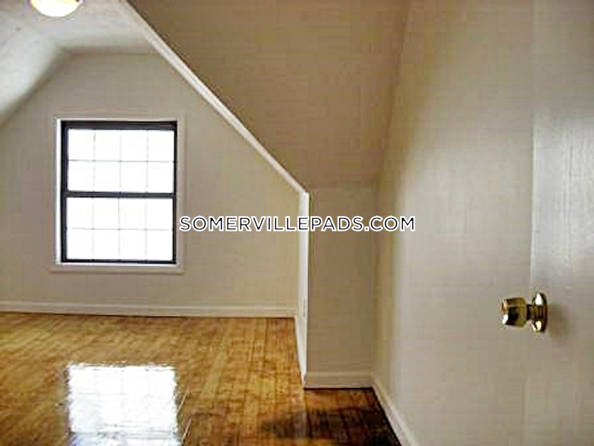 SOMERVILLE - SPRING HILL - 4 Beds, 2 Baths - Image 14