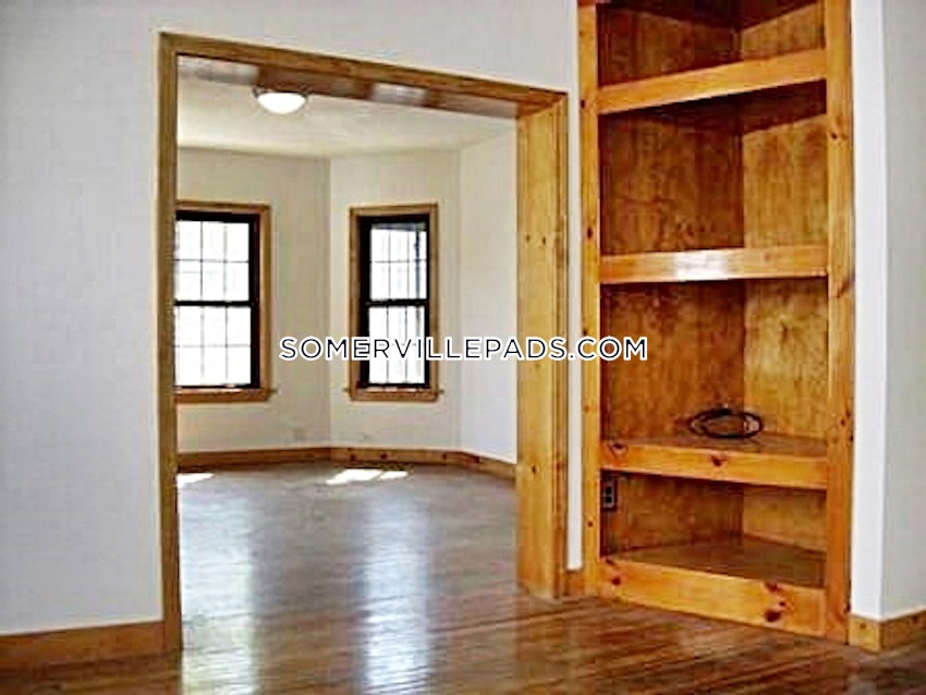 SOMERVILLE - SPRING HILL - 4 Beds, 2 Baths - Image 13