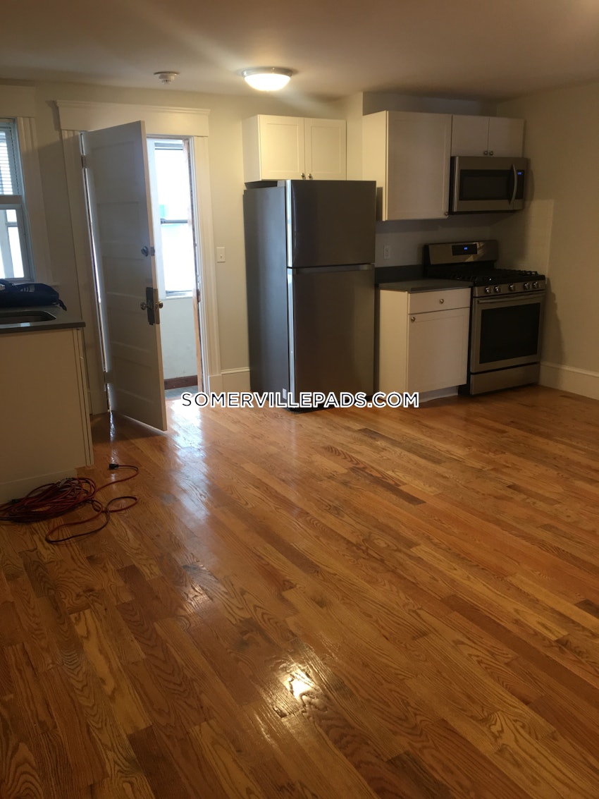 SOMERVILLE - UNION SQUARE - 3 Beds, 1 Bath - Image 1