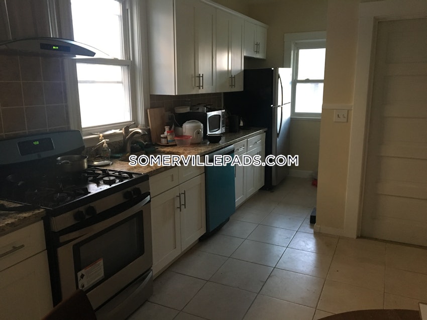 SOMERVILLE - TUFTS - 4 Beds, 1 Bath - Image 1