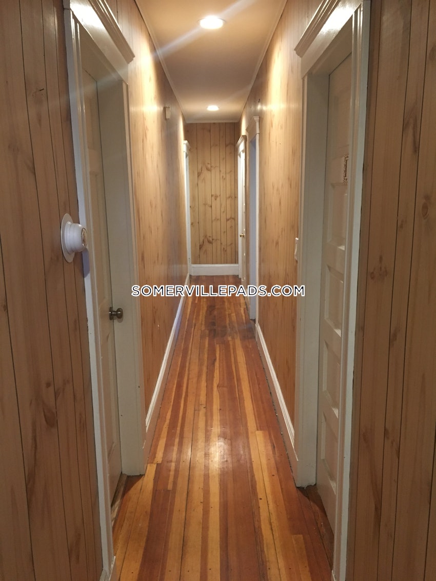 SOMERVILLE - TUFTS - 4 Beds, 1 Bath - Image 9