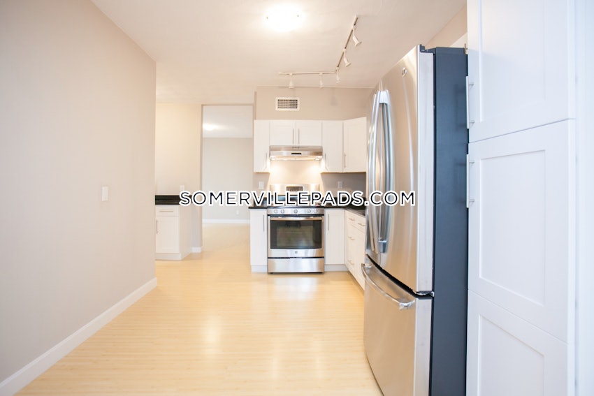 SOMERVILLE - TUFTS - 3 Beds, 1 Bath - Image 4