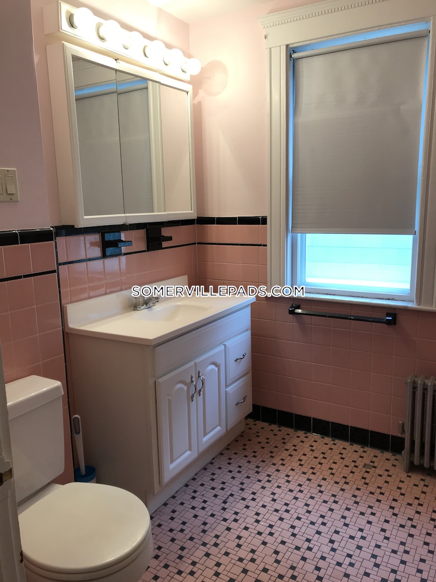 SOMERVILLE - TUFTS - 4 Beds, 1.5 Baths - Image 35