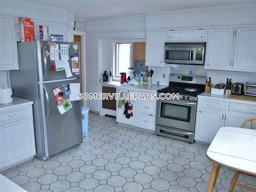 MEDFORD - TUFTS - 4 Beds, 2 Baths - Image 1