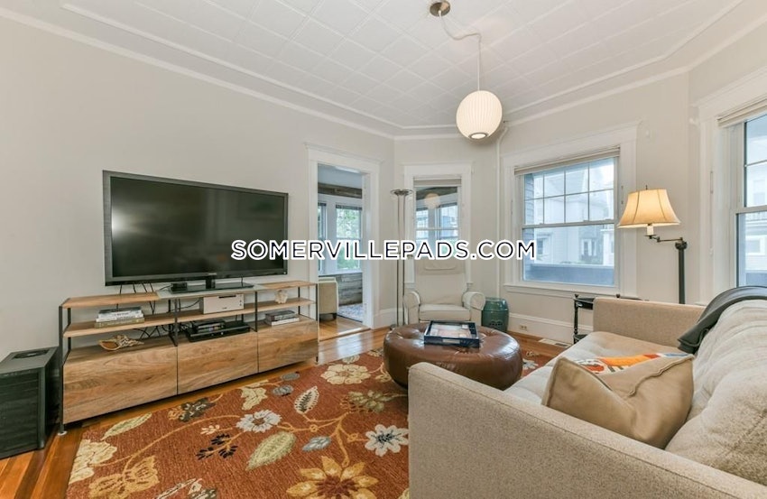 SOMERVILLE - TUFTS - 4 Beds, 1 Bath - Image 4