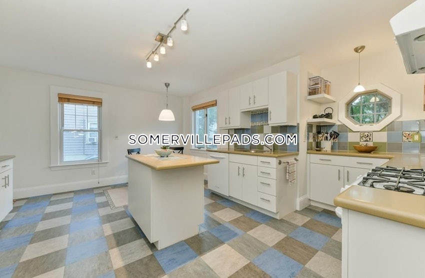 SOMERVILLE - TUFTS - 4 Beds, 1 Bath - Image 1