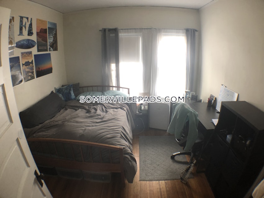 SOMERVILLE - TUFTS - 4 Beds, 2 Baths - Image 9