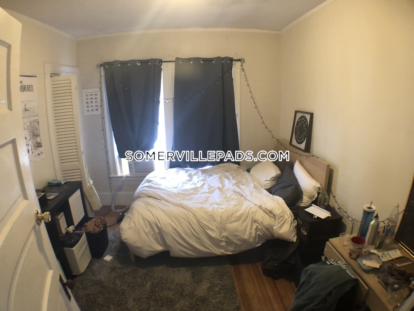 SOMERVILLE - TUFTS - 4 Beds, 2 Baths - Image 4