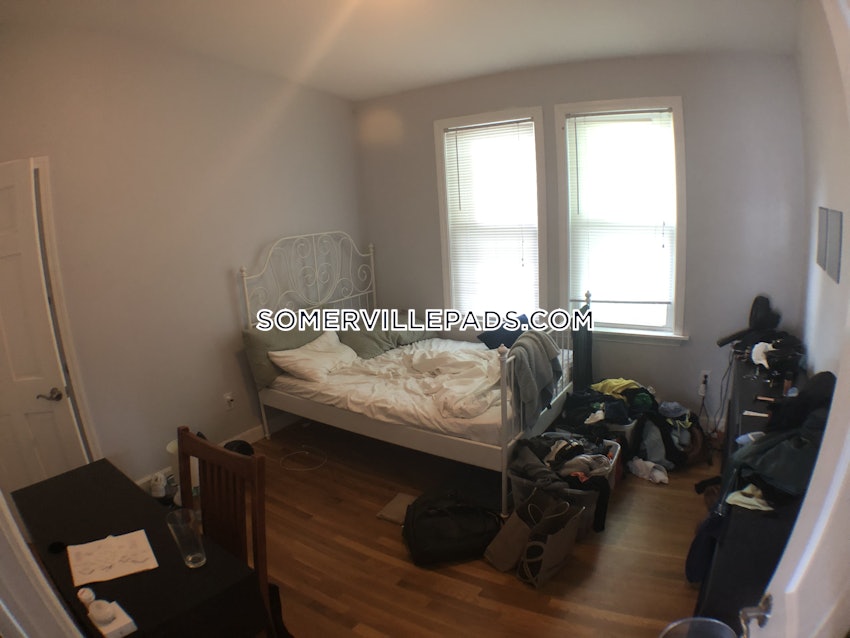 SOMERVILLE - TUFTS - 4 Beds, 2 Baths - Image 7