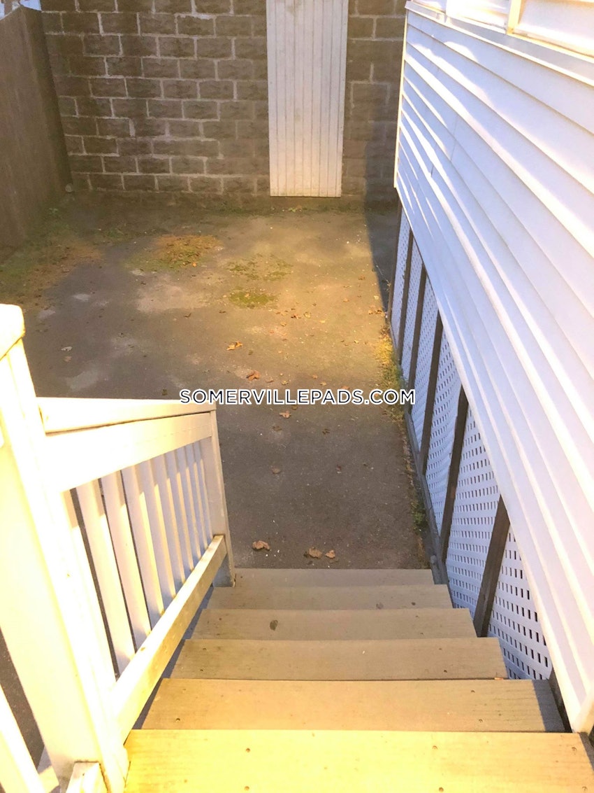 SOMERVILLE - TUFTS - 4 Beds, 2 Baths - Image 43