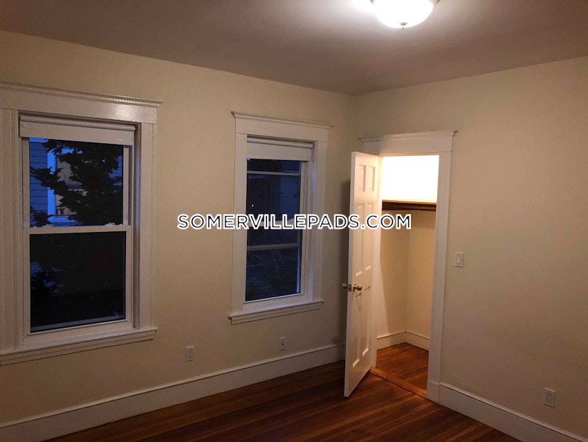 SOMERVILLE - TUFTS - 4 Beds, 2 Baths - Image 24