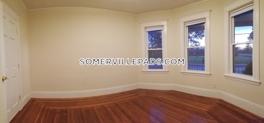 SOMERVILLE - TUFTS - 4 Beds, 2 Baths - Image 30