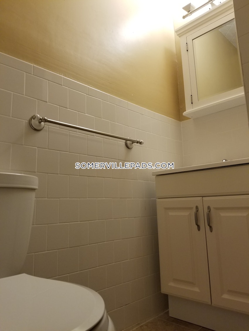 SOMERVILLE - TUFTS - 4 Beds, 2 Baths - Image 57