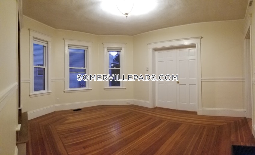 SOMERVILLE - TUFTS - 4 Beds, 2 Baths - Image 16