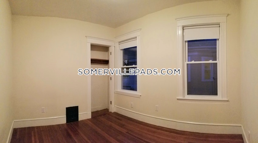 SOMERVILLE - TUFTS - 4 Beds, 2 Baths - Image 34