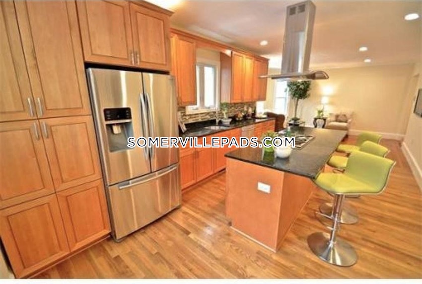 SOMERVILLE - TUFTS - 4 Beds, 2.5 Baths - Image 13