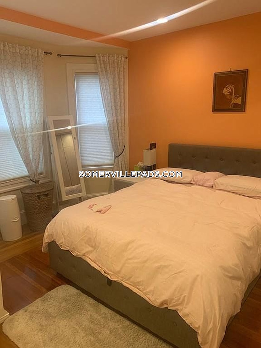 SOMERVILLE - TUFTS - 4 Beds, 2.5 Baths - Image 10