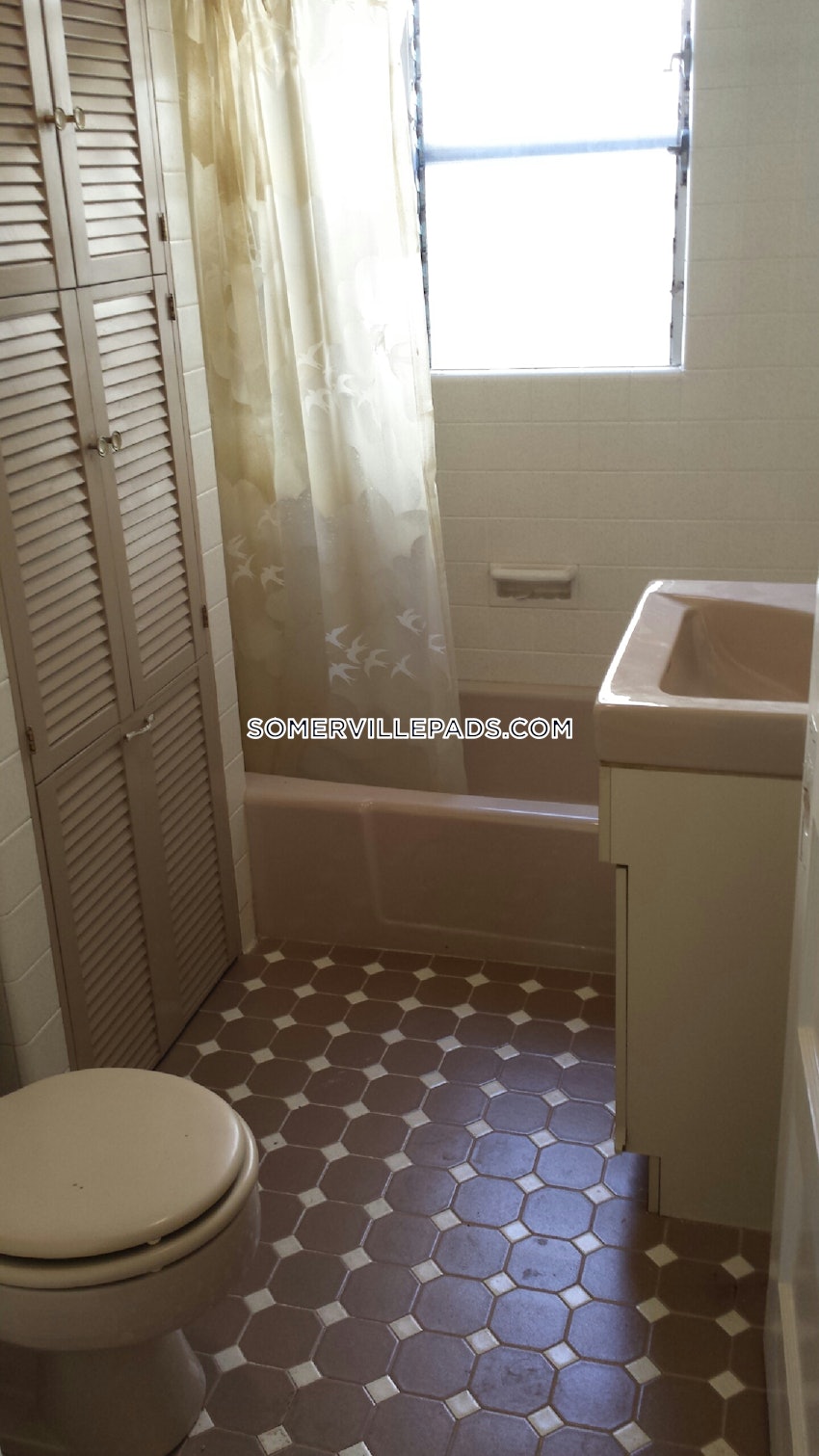 SOMERVILLE- WEST SOMERVILLE/ TEELE SQUARE - 5 Beds, 2 Baths - Image 3