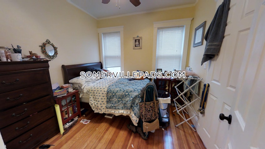 SOMERVILLE - PORTER SQUARE - 4 Beds, 1 Bath - Image 4