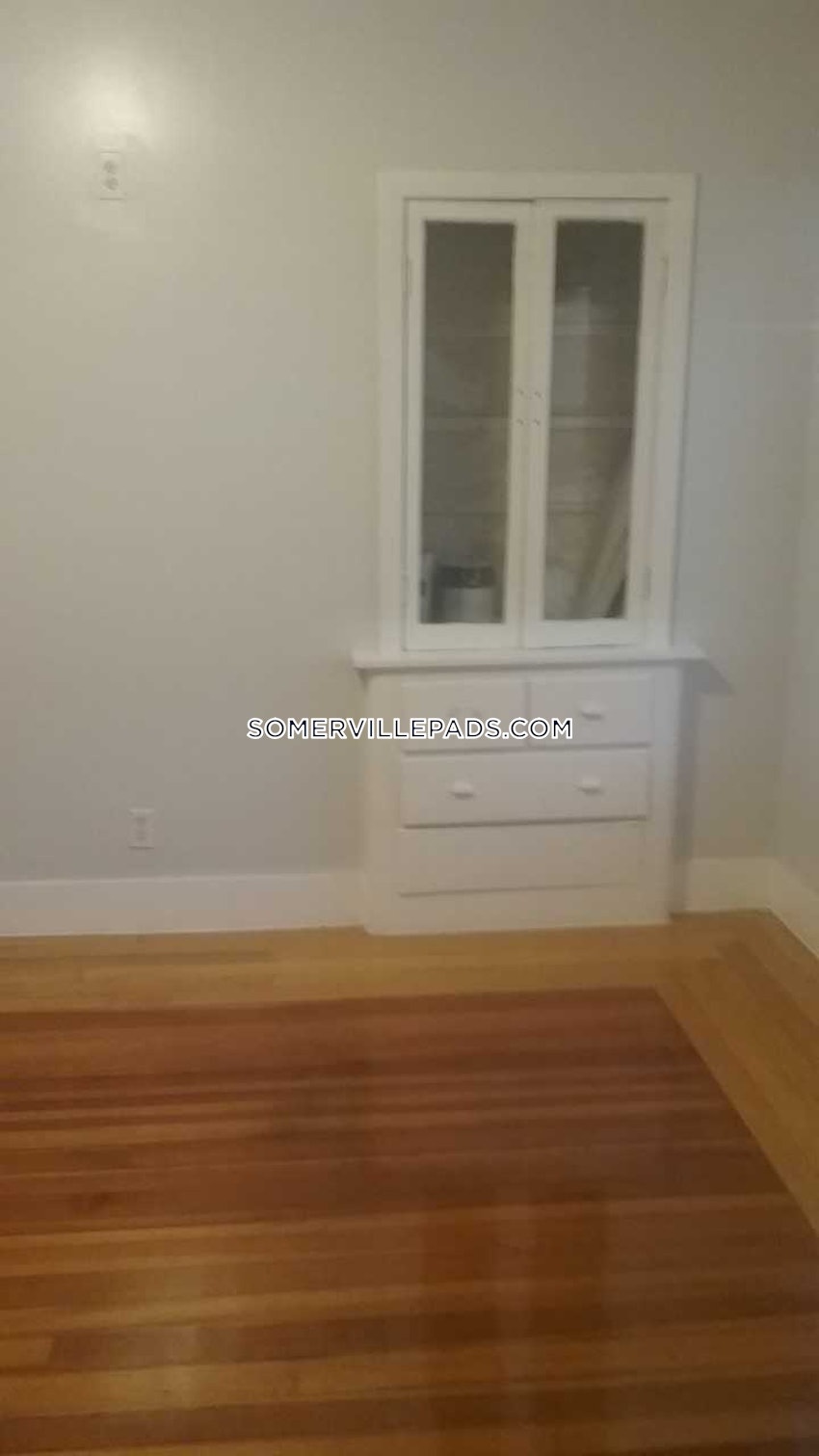 SOMERVILLE- WEST SOMERVILLE/ TEELE SQUARE - 3 Beds, 1 Bath - Image 7