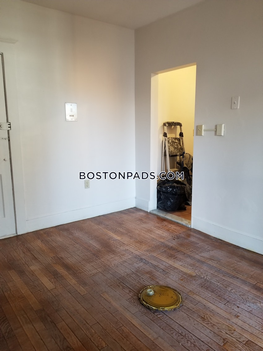 BOSTON - ALLSTON - 2 Beds, 1 Bath - Image 4