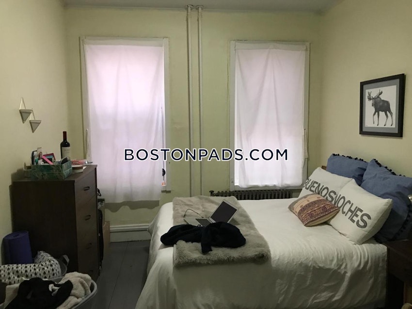 BOSTON - MISSION HILL - 3 Beds, 1 Bath - Image 6