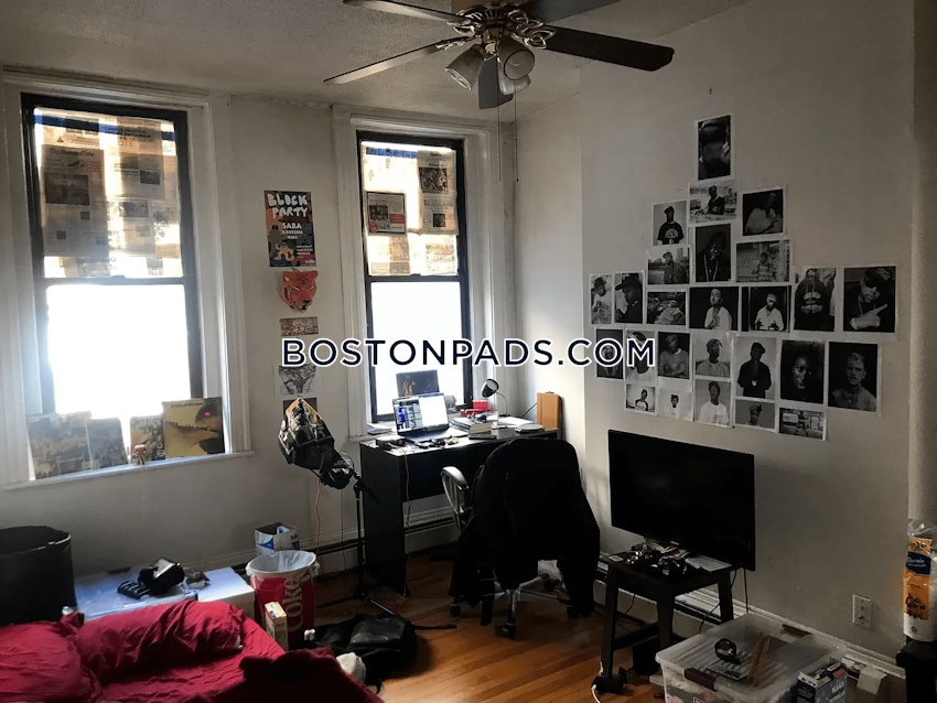 BOSTON - NORTHEASTERN/SYMPHONY - 5 Beds, 2 Baths - Image 2