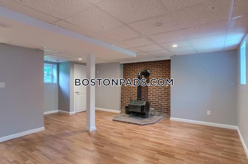 WILMINGTON - 3 Beds, 2 Baths - Image 17