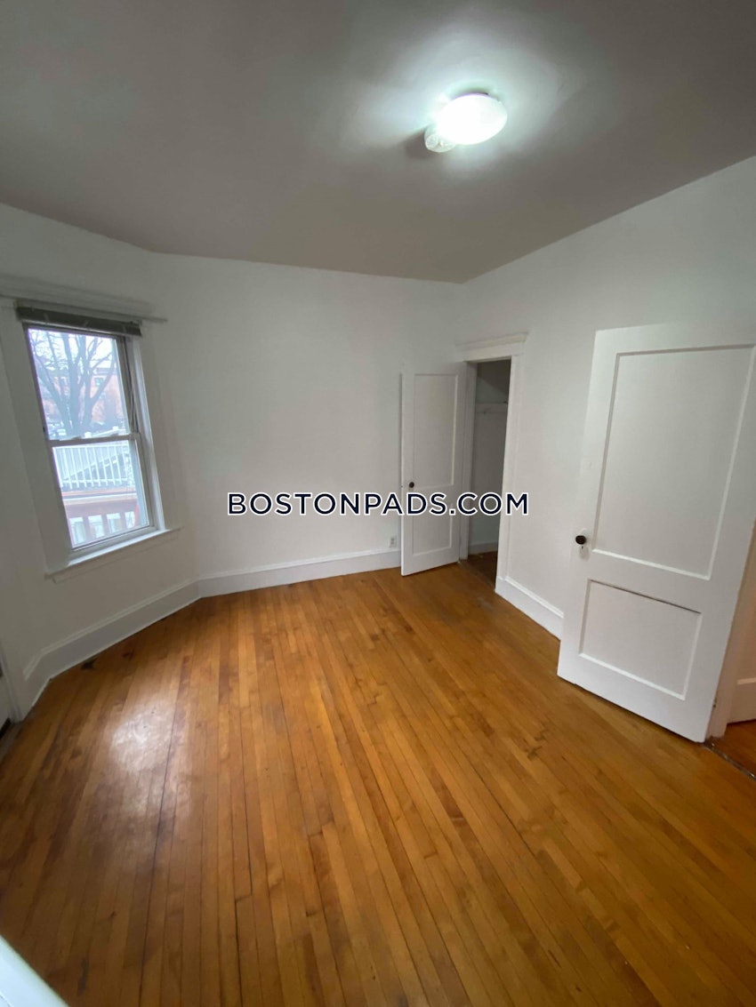 BOSTON - ALLSTON - 4 Beds, 1 Bath - Image 7