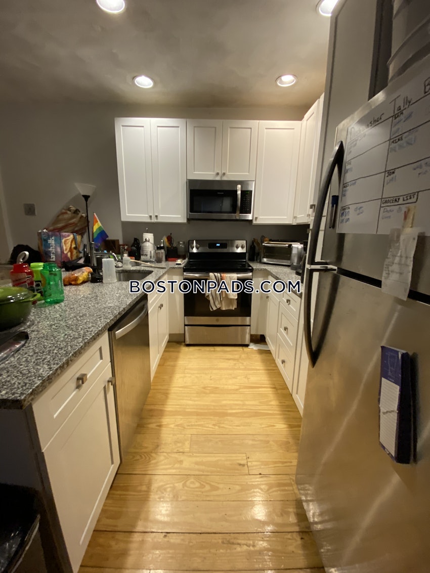 BOSTON - NORTHEASTERN/SYMPHONY - 6 Beds, 2 Baths - Image 4