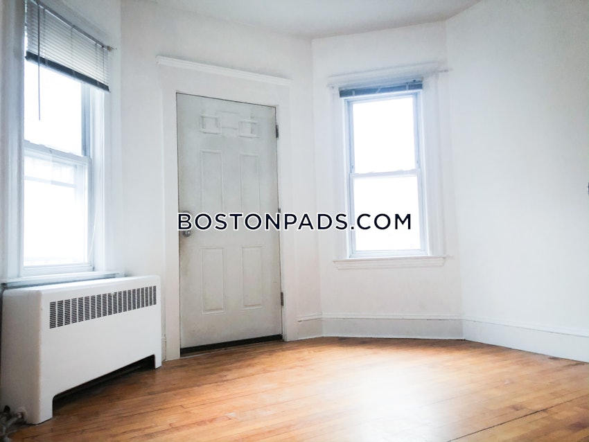 BOSTON - ALLSTON - 4 Beds, 1 Bath - Image 11