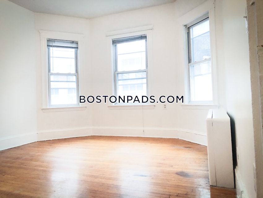 BOSTON - ALLSTON - 4 Beds, 1 Bath - Image 10