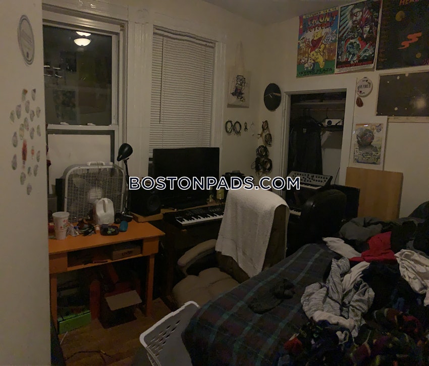 BOSTON - JAMAICA PLAIN - FOREST HILLS - 3 Beds, 1 Bath - Image 2